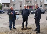 Уважаемые земляки, 25 августа состоялись встречи с коллективом детского сада № 140 и жителями микрорайонов на улице Достоевского домов № 15 и № 28