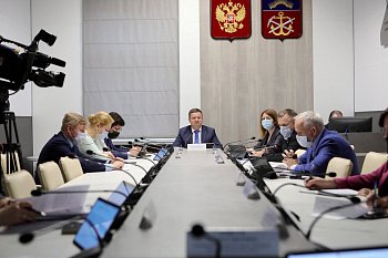 Юрий Шадрин принял участие в заседании комитета по социальной политике и делам семьи