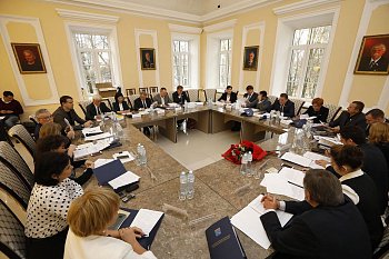 В Гатчине прошло заседание постоянного комитета Парламентской  Ассоциации Северо-Запада России по экономической политике и бюджетным вопросам 