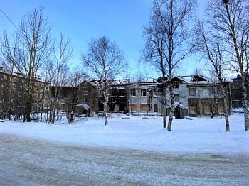 Роман Пономарев: ОНФ обратил внимание властей Мурманска на неоднократно горевшее заброшенное здание по проезду Капитана Тарана 