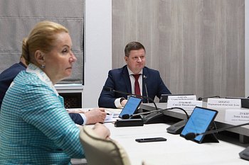 24 июня состоялось заседание комитета областной Думы по социальной политике и делам семьи под председательством Станислава Гонтарь