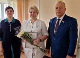 Региональные парламентарии поздравляют медицинских работников региона  с профессиональным праздником