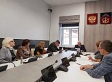 Уважаемые земляки, 23 сентября как председатель организационного комитета областного литературно-историко-краеведческого конкурса «Храмы России» имени Виталия Семёновича Маслова провел рабочую встречу в здании Мурманской областной Думы