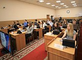 Мурманские гимназисты познакомились с деятельностью регионального парламента