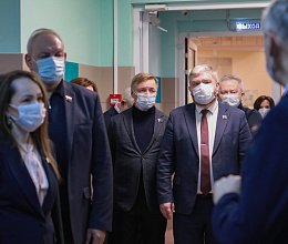 Выездное заседание комитета по социальной политике и делам семьи в Мурманском доме-интернате для престарелых и инвалидов 25 марта 2026 года