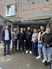 проводит рабочие поездки по городам Мурманской области