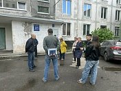 Роман Пономарев провёл встречу с жителями дома №21 по улице Книповича