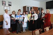 Сергей Дубовой поздравил медицинских сестер МСЧ в Снежногорске с профессиональным праздником
