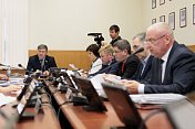 Состоялось заседание комитета Думы по законодательству, государственному строительству и местному самоуправлению под председательством Владимира Мищенко