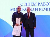 Работники Мурманского морского торгового порта принимают поздравления с профессиональным праздником