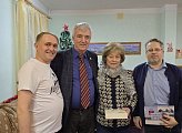 Депутат Мурманской областной Думы Александр Клементьев поздравил с Новым годом мончегорских коммунистов