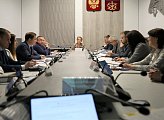 Состоялось заседание комитета областной Думы по здравоохранению под председательством Лены Лукичевой