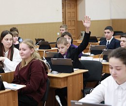 Мурманские лицеисты в гостях у Мурманской областной Думы 25 марта 2026 года