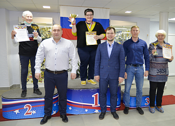 Александр Богович поздравил победителей соревнований по настольным играм в г. Оленегорске.