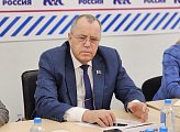 Спикер Мурманской областной Думы Сергей Дубовой провел тематический прием граждан