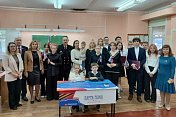 В образовательных организациях Мурманской области открыли «Парты Героев» 