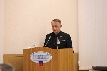 Депутат Мурманской областной Думы Александр Клементьев разъяснил возможность сохранения ЕЖКВ в условиях коммерческого найма