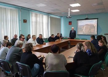 Уважаемые земляки, 14 сентября встретился с коллективом Мурманского индустриального колледжа и с жителями домов № 101 и № 105 по Кольскому проспекту