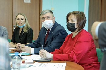 Первый вице-спикер регионального парламента Владимир Мищенко  принял участие в круглом столе, посвященном подготовке  квалифицированных рабочих кадров для Арктики