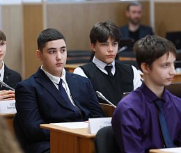 Мурманские лицеисты в гостях у Мурманской областной Думы 25 марта 2026 года