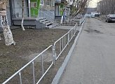 Роман Пономарев : ограждения в палисадниках дома №4 по улице Самойловой заменены на новые благодаря проекту "Инициативы двора"