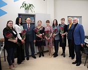 Председатель областной Думы Сергей Дубовой поздравил соцработников с наступающим профессиональным праздником