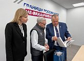 Спикер Мурманской областной Думы Сергей Дубовой провел тематический прием граждан