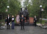 Депутаты областной Думы почтили память защитников Заполярья
