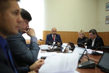 В региональном парламенте прошло заседание комитета по экономической политике, энергетике и жилищно-коммунальному хозяйству под председательством Максима Белова