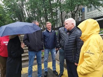 Уважаемые земляки, 21 августа как член профильного комитета Мурманской областной Думы по транспорту, дорожному хозяйству и информатизации принял участие в осмотре результатов дорожных работ на улице Беринга