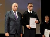 Спикер регионального парламента Сергей Дубовой поздравил со 100-летием пожарной охраны Мурмана