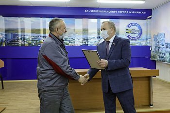 Глава регионального парламента Сергей Дубовой  поздравил коллектив АО «Электротранспорт» с 60-летием предприятия