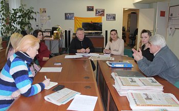 Александр Макаревич встретился с представителями инициативной группы, выступающими за пятидневку в школах Заполярья