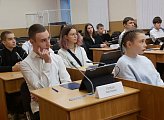 Уважаемые земляки, одним из принципов работы Мурманской областной Думы является открытость. 31 ноября состоялся День открытых дверей для учащихся гимназии № 6 города Мурманска