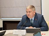 В областной Думе состоялось заседание комитета по транспорту, дорожному хозяйству и информатизации под председательством Артура Попова