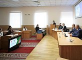 Юным мурманчанам торжественно вручили паспорта в областной Думе