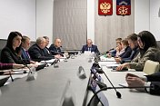 Состоялось заседание комитета по образованию и науке областной Думы под председательством Алексея Гилярова