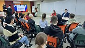 Депутаты Мурманской областной Думы Герман Иванов и Анна Гришко встретились со студентами
