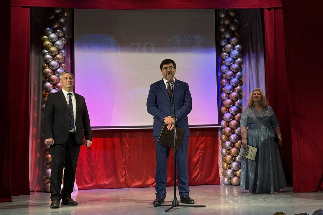 Евгений Никора поздравил жителей Африканды с 70-летием поселка