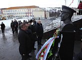 Сергей Дубовой поздравил моряков-подводников 