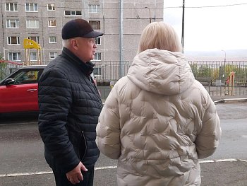  Уважаемые земляки, 15 сентября встретился с жителями дома № 32 на улице Достоевского