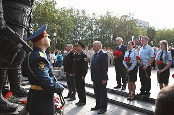 В Мурманске почтили память воинов Полярной дивизии
