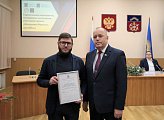 В областной Думе чествовали участников проекта "Маскировка Мурманск для СВОих"