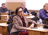 В региональном парламенте состоялось внеочередное заседание Думы