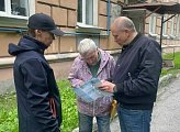 Роман Пономарев встретился с жителями дома №18 на улице Коммуны