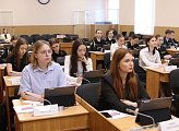 Мурманскую областную Думу посетили кадеты и гимназисты
