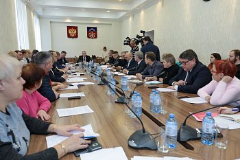 Владими Мищенко принял участие в "Круглом столе" по обсуждению изменений в федеральном законодательстве, регулирующем реализацию алкогольной продукции в точках общественного питания