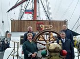 Депутаты областной Думы посетили барк "Седов"