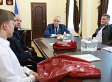Сергей Дубовой вручил юным спортсменам награды Мурманской областной Думы 