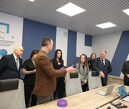 Выездное заседание комитета по образованию и науке в городе Апатиты, посещение апатитского и кировского филиалов МАУ, Апатитского политехнического колледжа имени Голованова Г. А. 11 февраля 2026 года